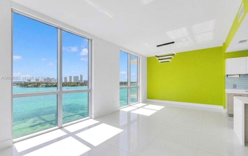 17111 Biscayne Blvd , Unit 909, North Miami Beach, FL 33160 Photo