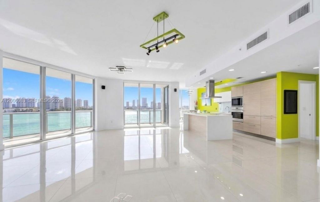 17111 Biscayne Blvd , Unit 909, North Miami Beach, FL 33160 Photo