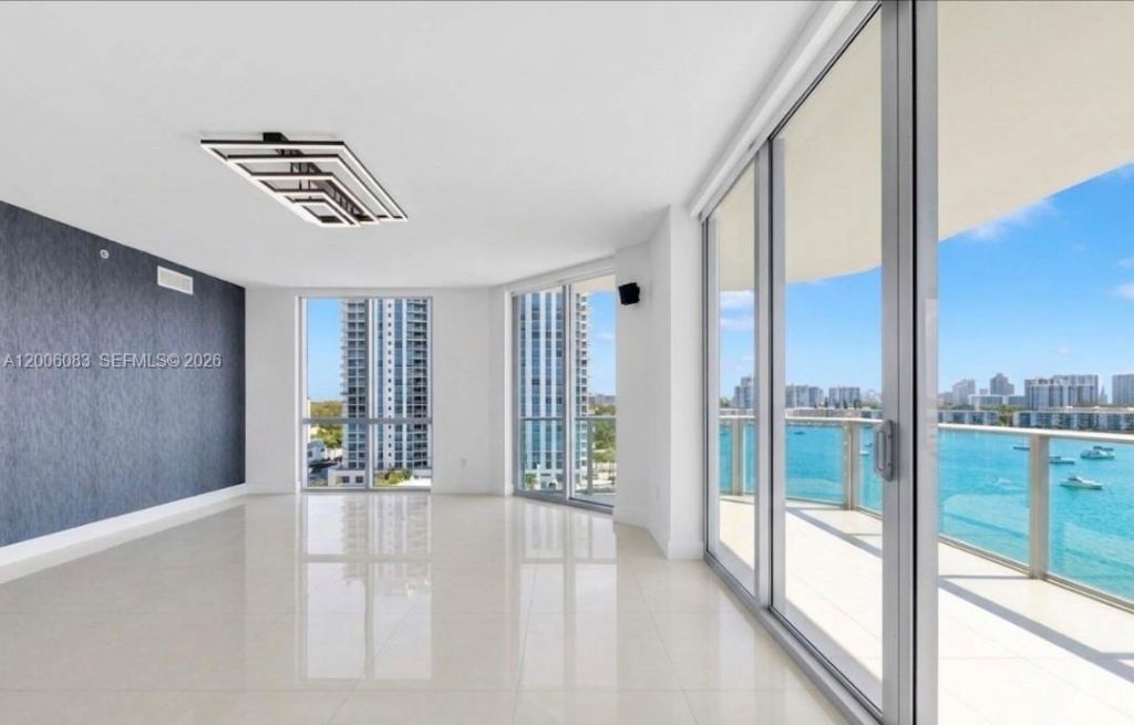 17111 Biscayne Blvd , Unit 909, North Miami Beach, FL 33160 Photo