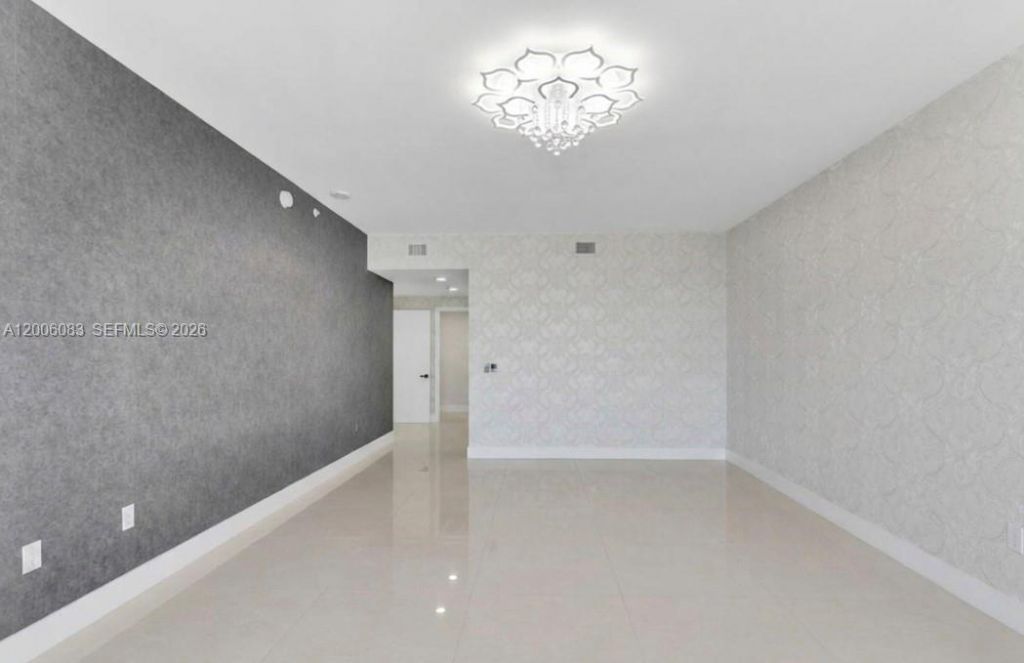 17111 Biscayne Blvd , Unit 909, North Miami Beach, FL 33160 Photo