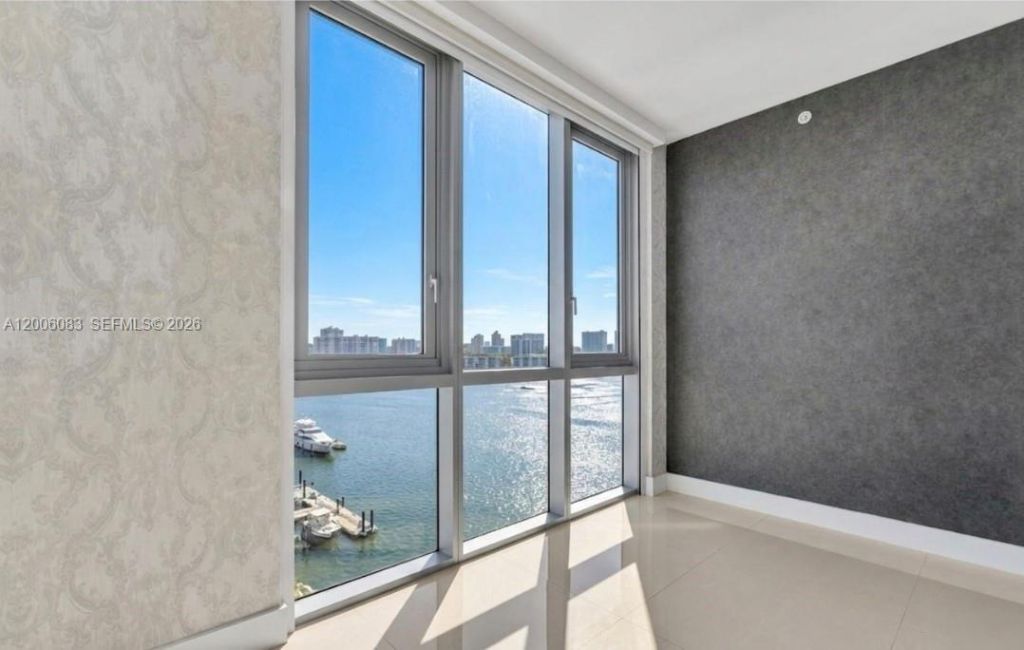 17111 Biscayne Blvd , Unit 909, North Miami Beach, FL 33160 Photo