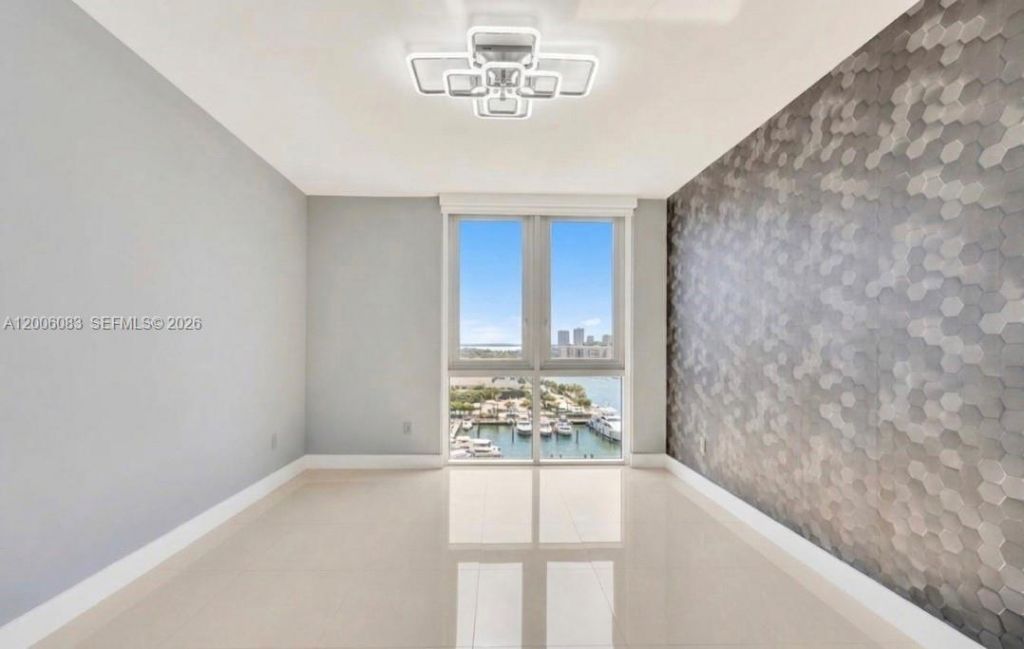 17111 Biscayne Blvd , Unit 909, North Miami Beach, FL 33160 Photo