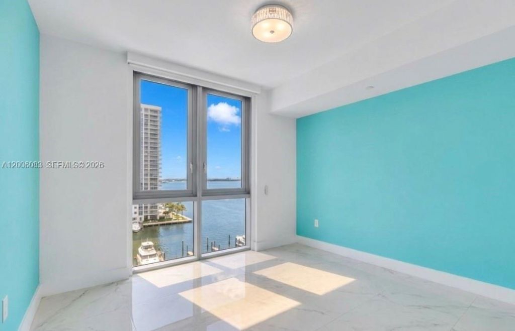 17111 Biscayne Blvd , Unit 909, North Miami Beach, FL 33160 Photo
