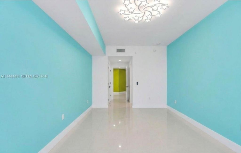 17111 Biscayne Blvd , Unit 909, North Miami Beach, FL 33160 Photo