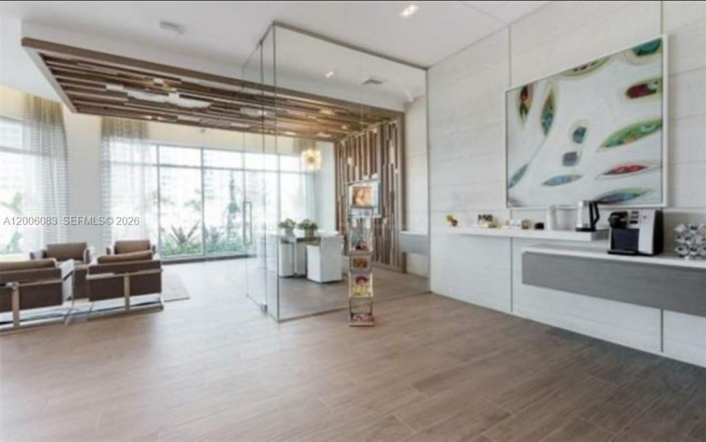 17111 Biscayne Blvd , Unit 909, North Miami Beach, FL 33160 Photo