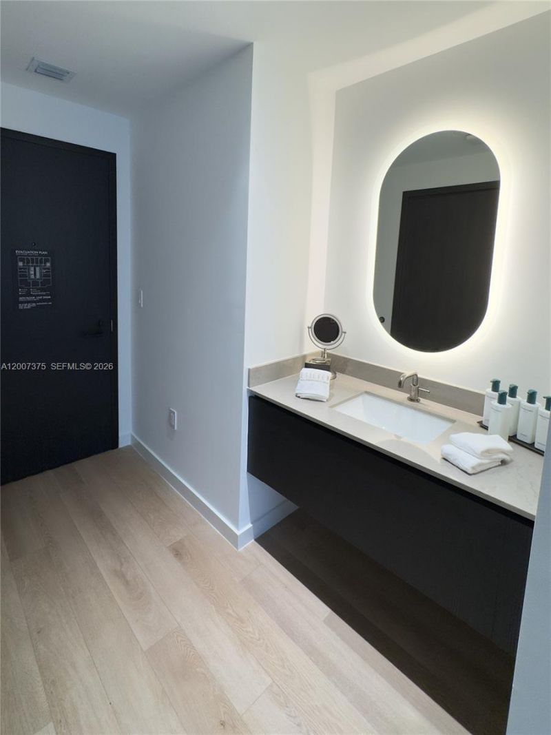 20 NE 11th St , Unit 3006B, Miami, FL 33132 Photo