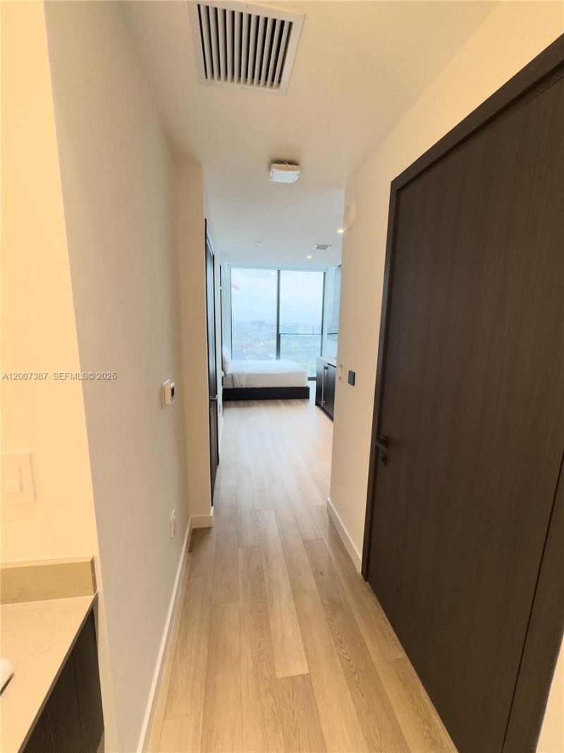 20 NE 11th St , Unit 3012B, Miami, FL 33132 Photo