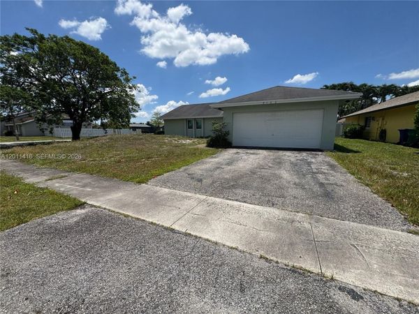 8700 NW 46th Ct , Lauderhill, FL 33351