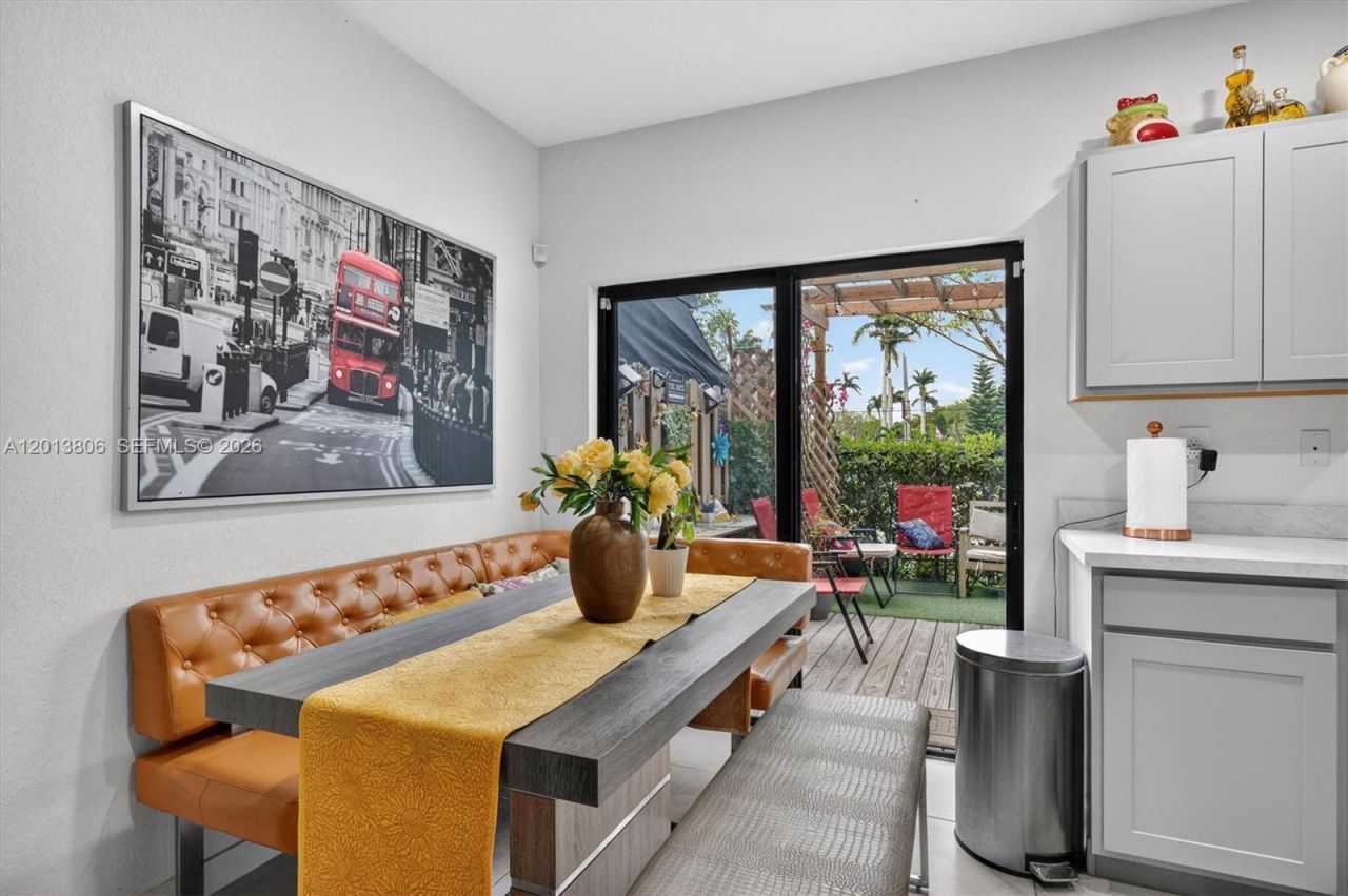 310 NE 1st Dr , Florida City, FL 33034 Photo