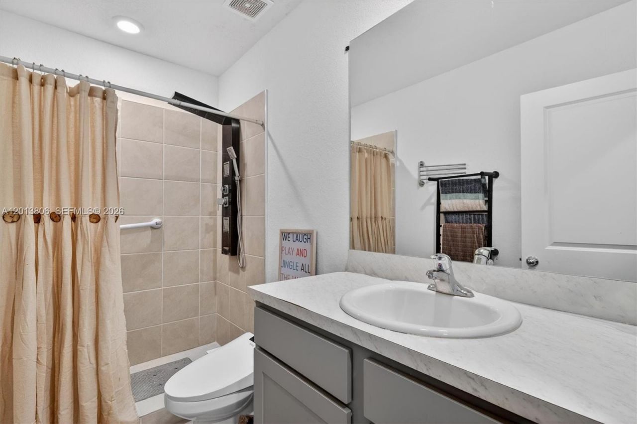 310 NE 1st Dr , Florida City, FL 33034 Photo