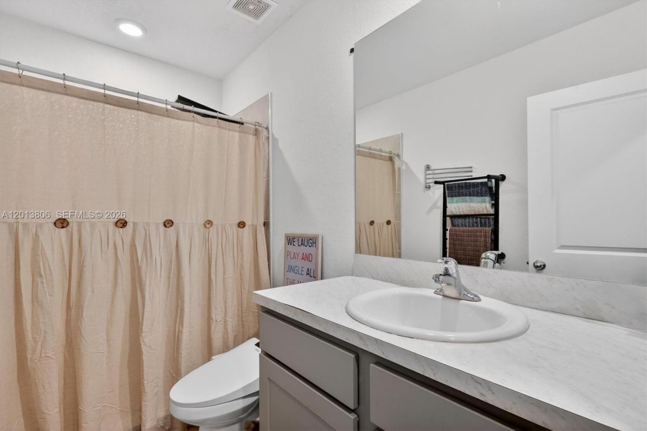 310 NE 1st Dr , Florida City, FL 33034 Photo