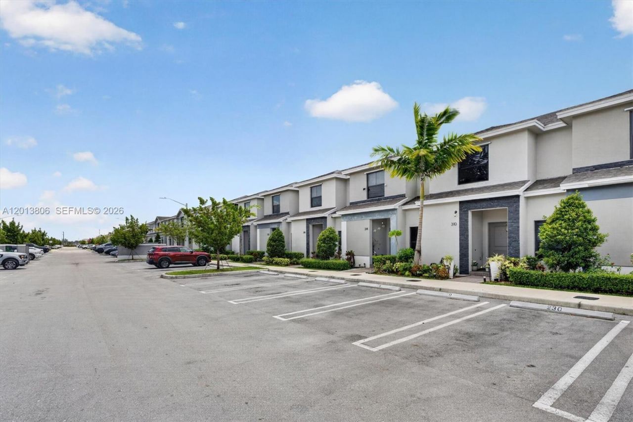 310 NE 1st Dr , Florida City, FL 33034 Photo