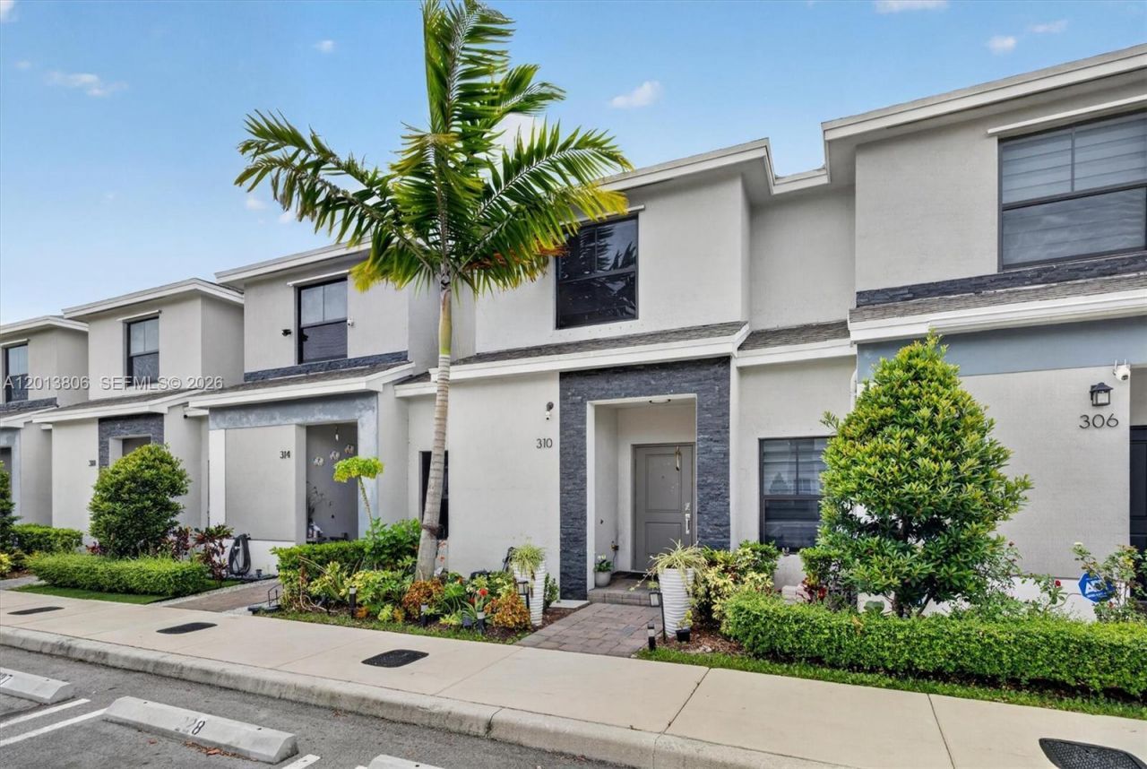310 NE 1st Dr , Florida City, FL 33034 Photo
