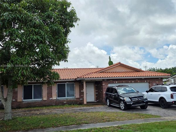 5240 SW 10th Ct , Plantation, FL 33317