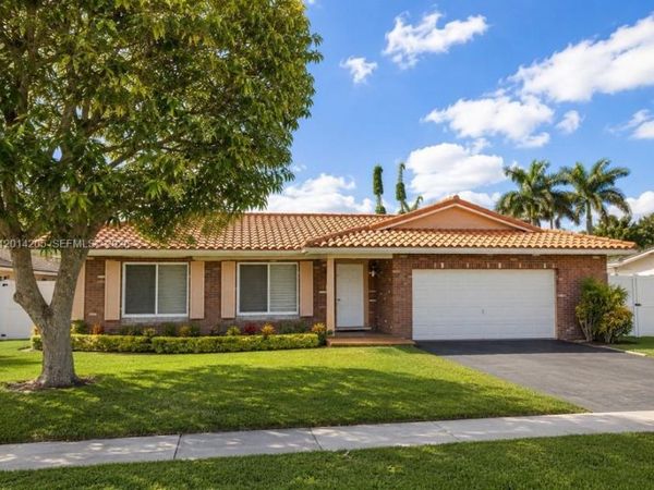 5240 SW 10th Ct, Plantation, FL 33317