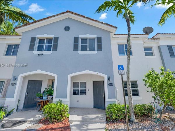 1660 SE 30th St , Homestead, FL 33035