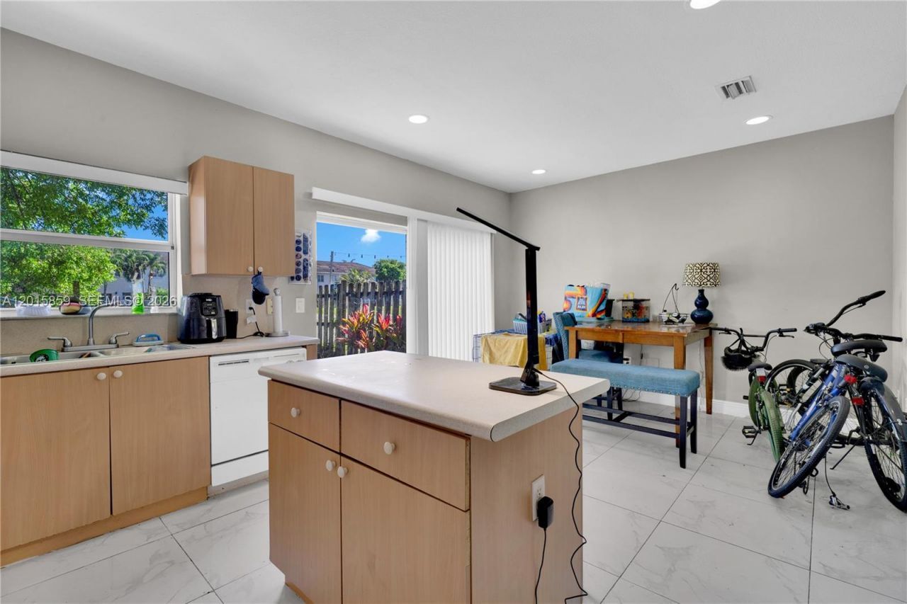 1660 SE 30th St , Homestead, FL 33035 Photo