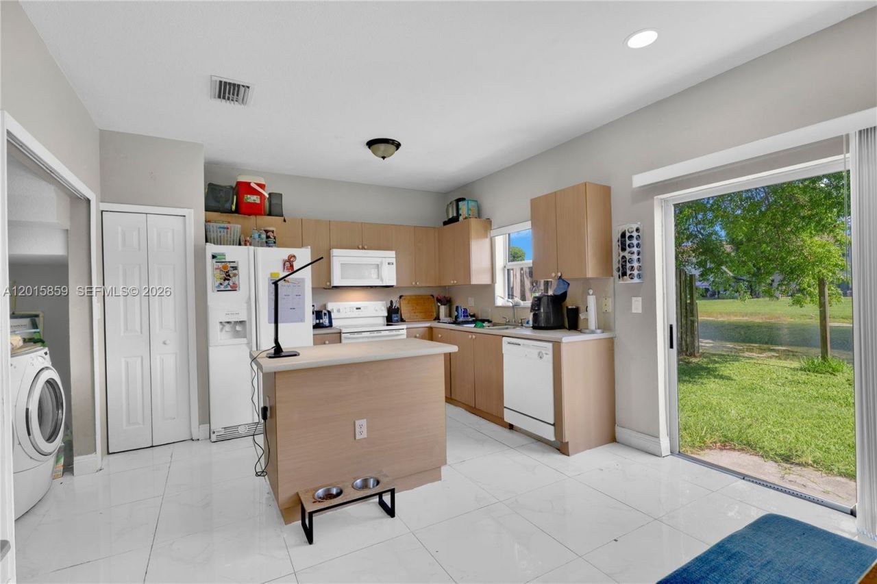1660 SE 30th St , Homestead, FL 33035 Photo