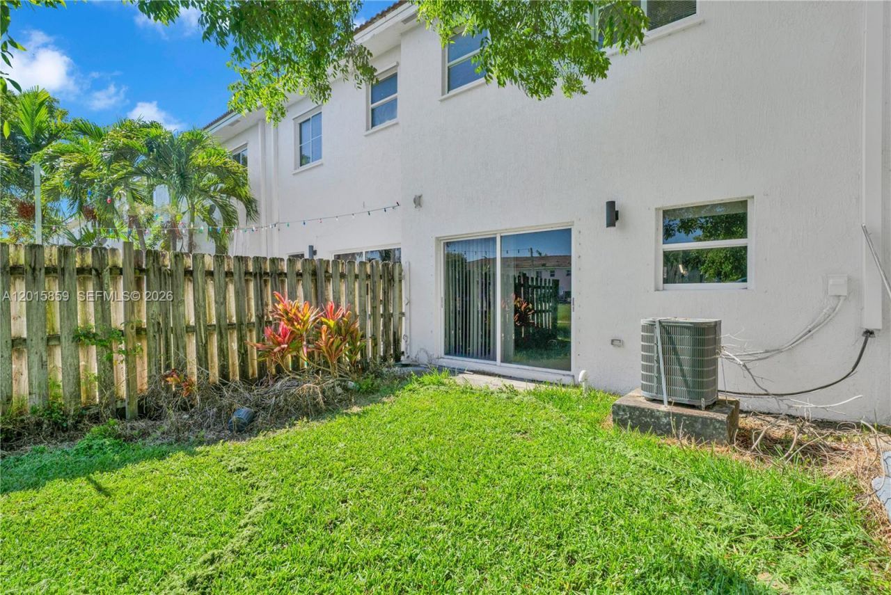 1660 SE 30th St , Homestead, FL 33035 Photo