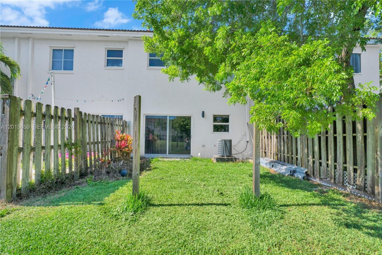 1660 SE 30th St , Homestead, FL 33035 Photo