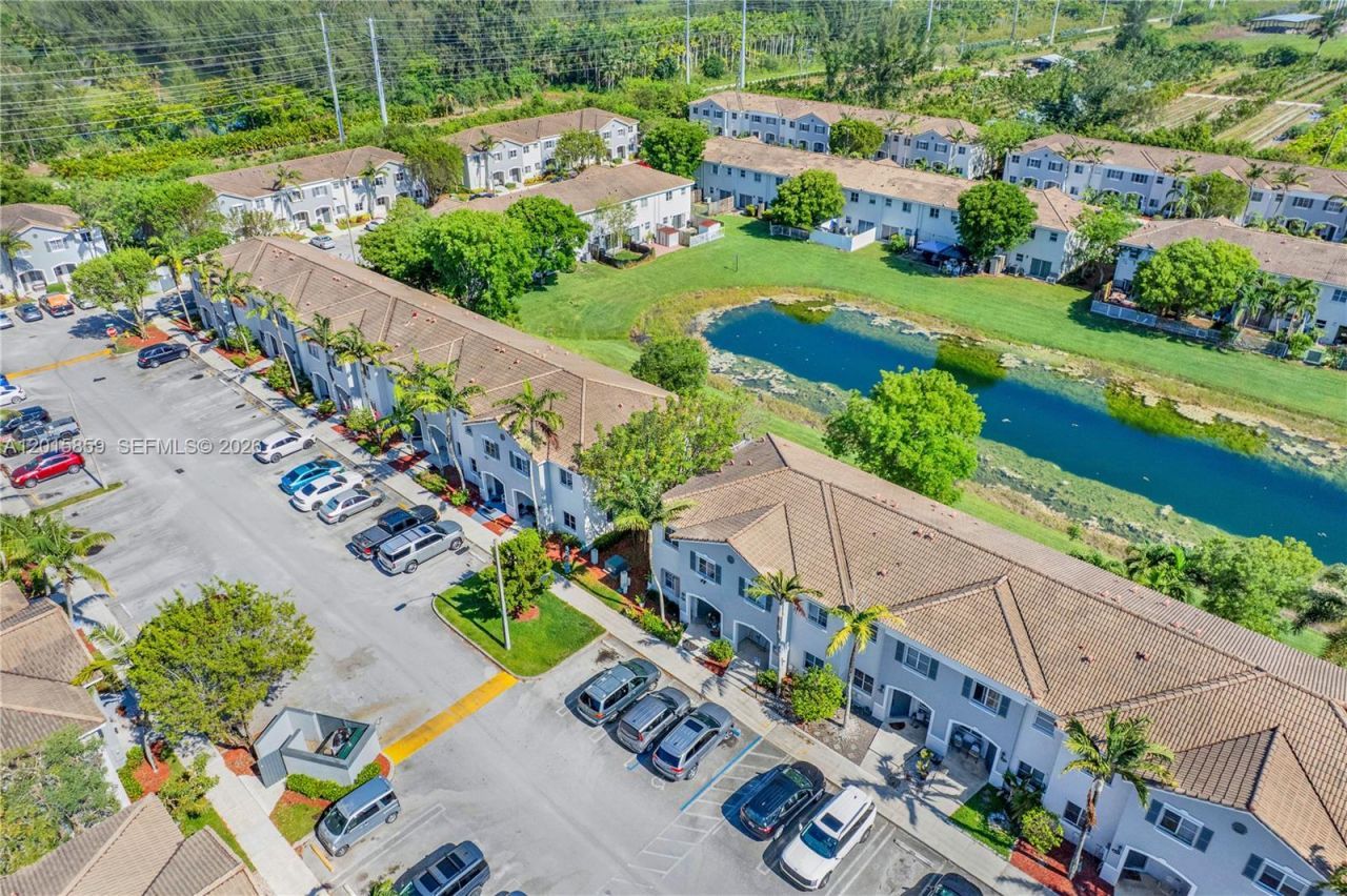 1660 SE 30th St , Homestead, FL 33035 Photo