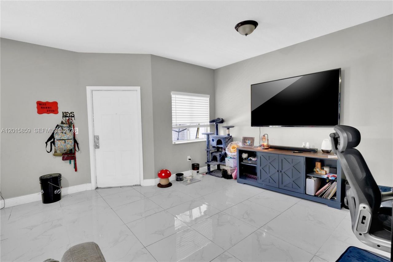 1660 SE 30th St , Homestead, FL 33035 Photo