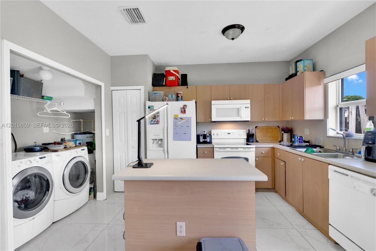 1660 SE 30th St , Homestead, FL 33035 Photo