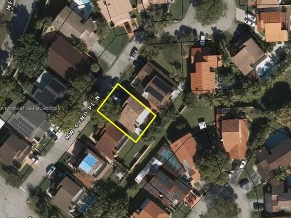 17623 NW 62nd PL N , Hialeah, FL 33015