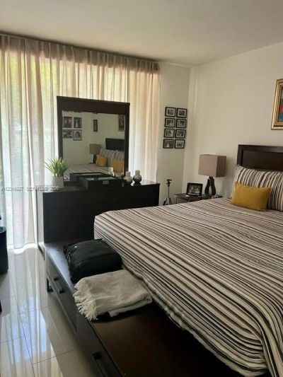 1701 NE 115th St , Unit 1A, Miami, FL 33181 Photo