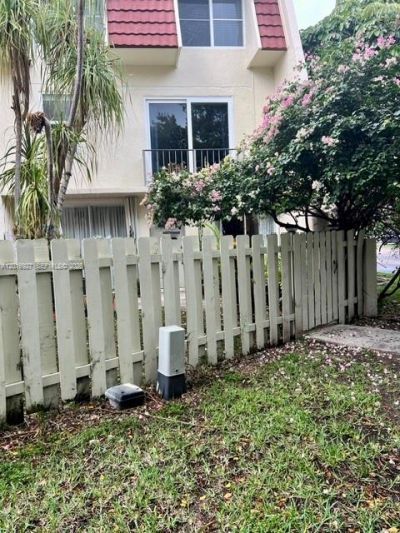 1701 NE 115th St , Unit 1A, Miami, FL 33181 Photo