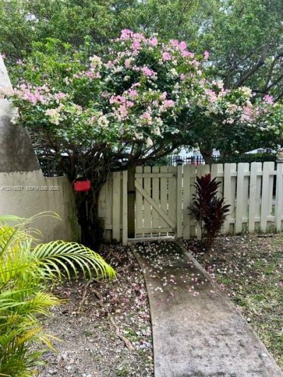 1701 NE 115th St , Unit 1A, Miami, FL 33181 Photo