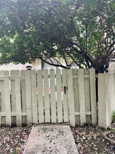 1701 NE 115th St , Unit 1A, Miami, FL 33181 Photo