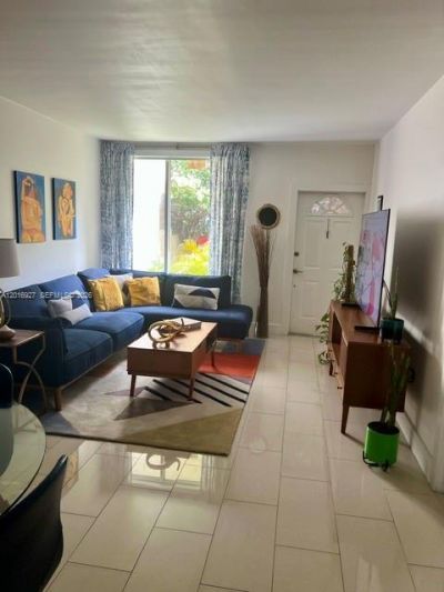 1701 NE 115th St , Unit 1A, Miami, FL 33181 Photo