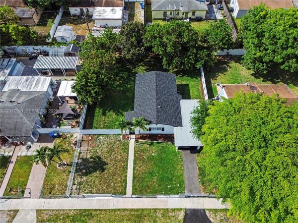 580 NW 194th Ter , Miami Gardens, FL 33169