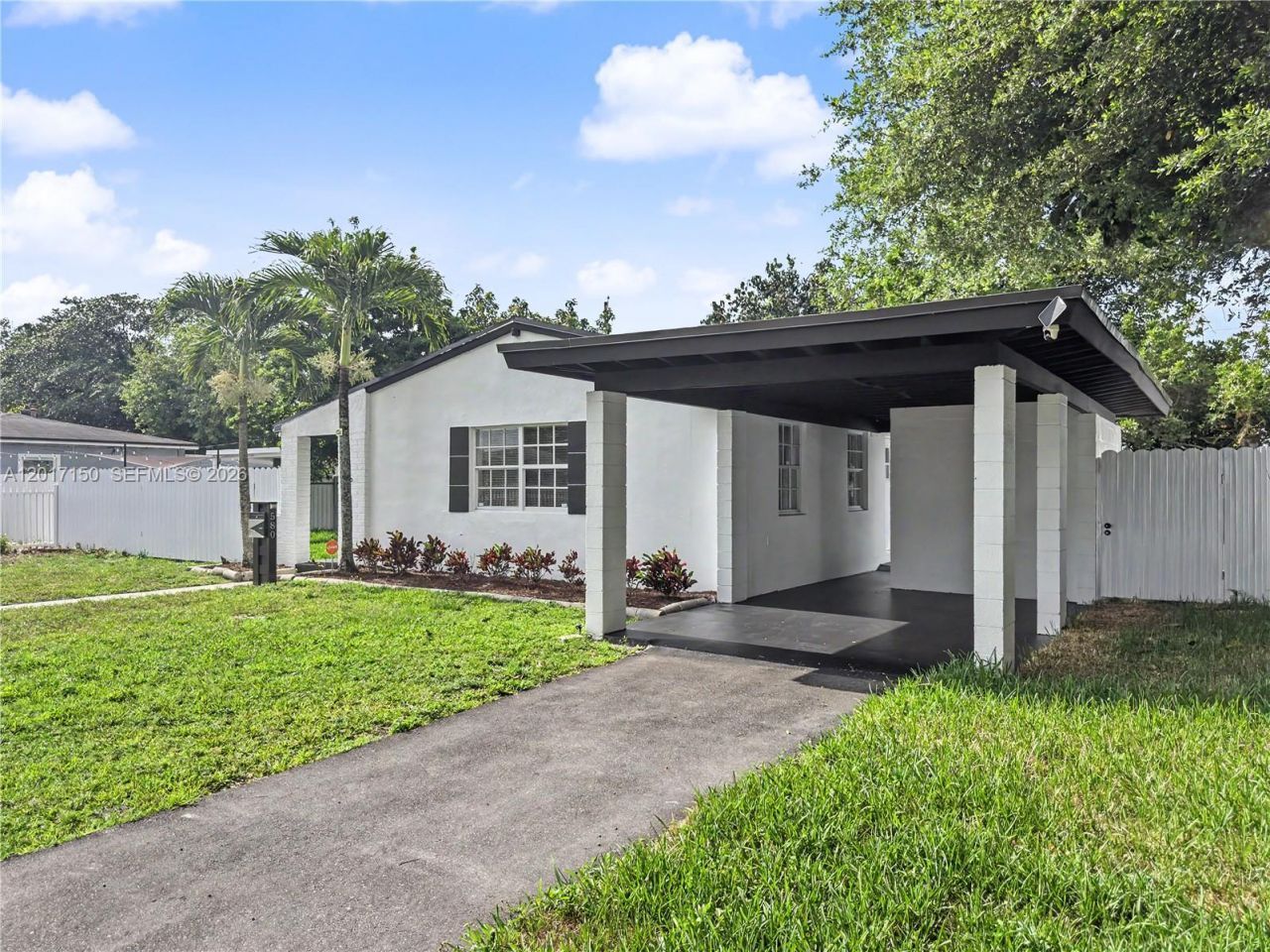 580 NW 194th Ter , Miami Gardens, FL 33169 Photo