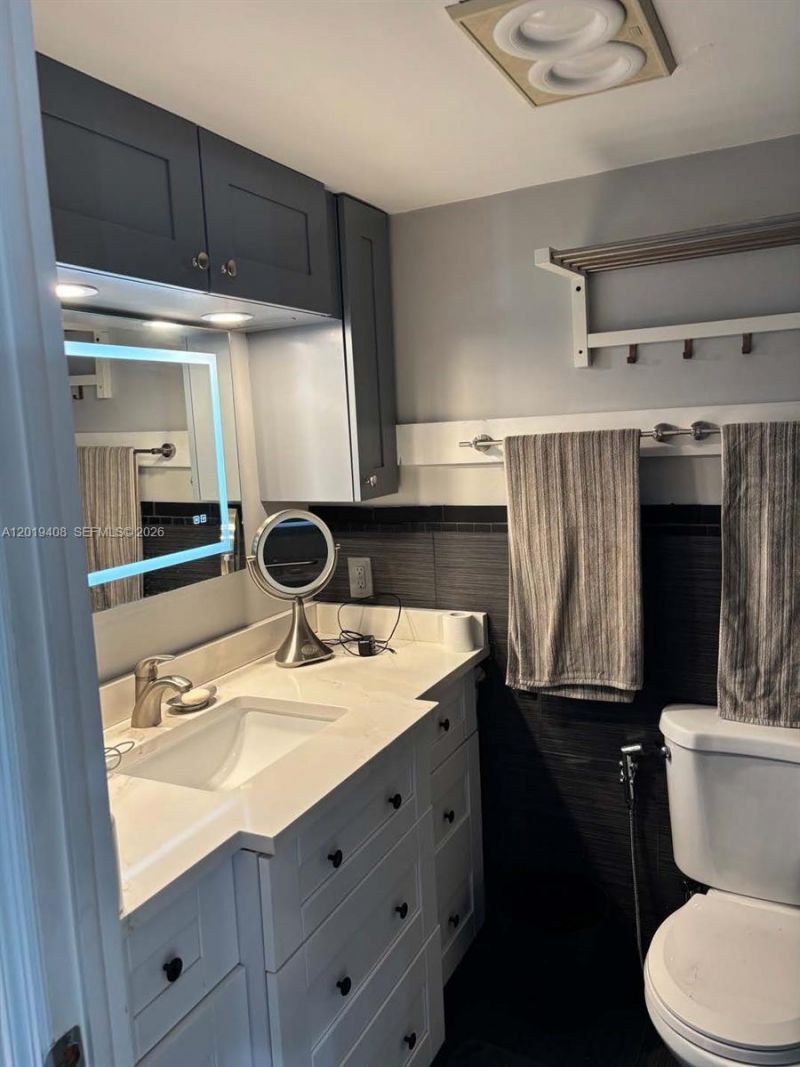 720 Bayshore Dr , Unit 301, Fort Lauderdale, FL 33304 Photo