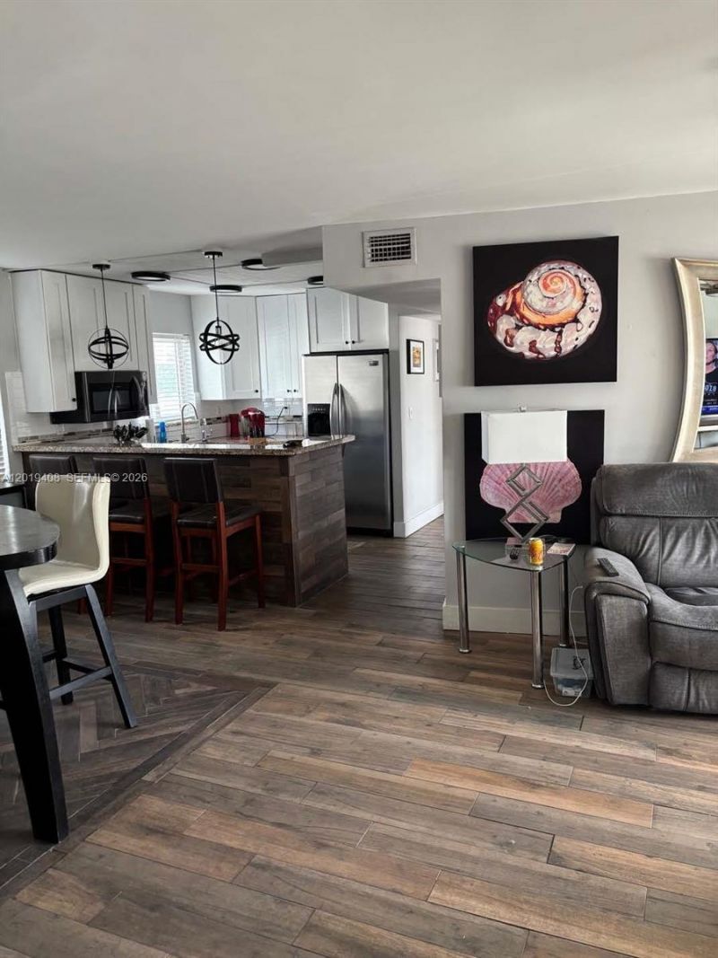 720 Bayshore Dr , Unit 301, Fort Lauderdale, FL 33304 Photo