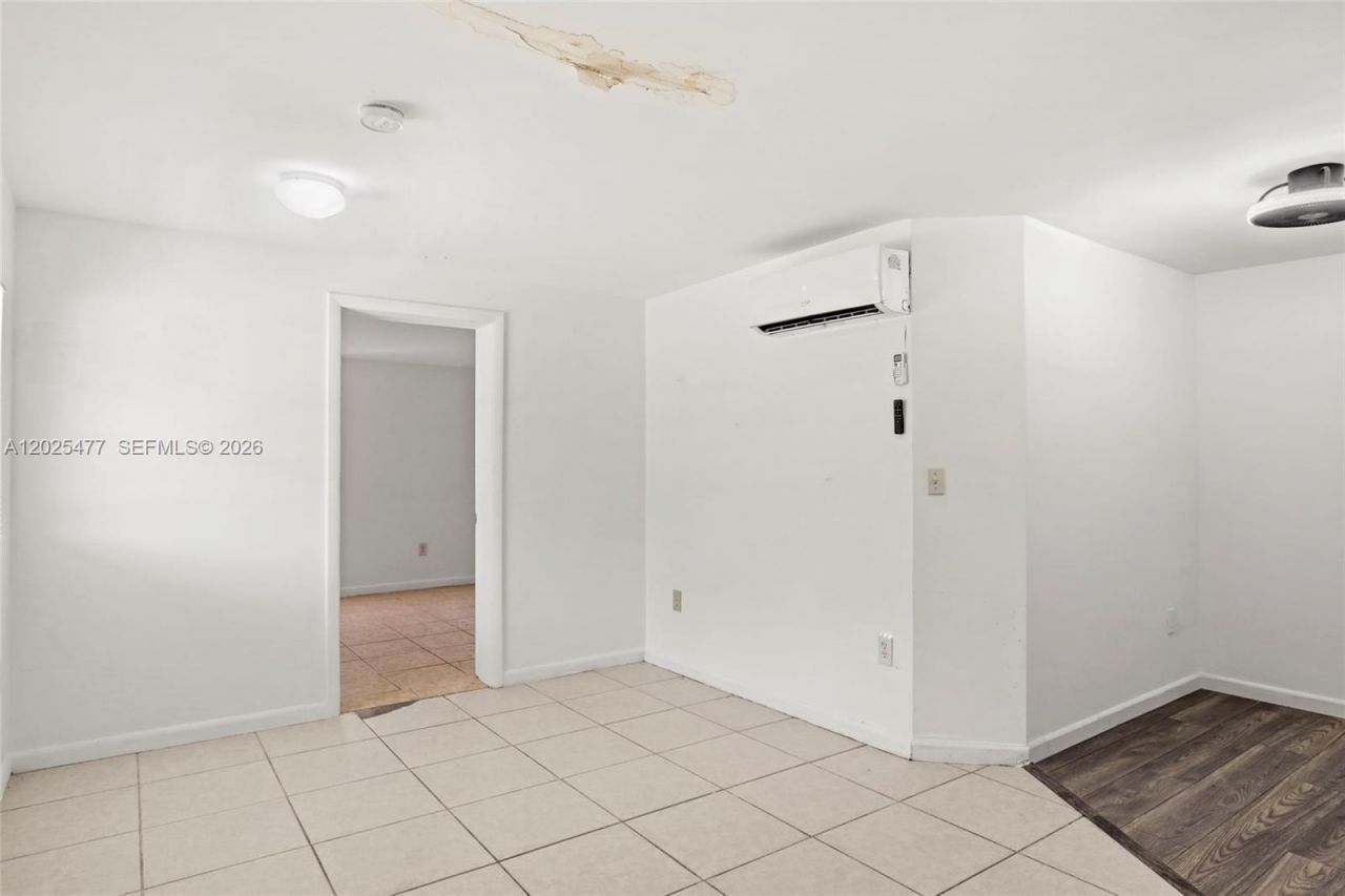 310 E Olive Ave , Port Saint Lucie, FL 34952 Photo