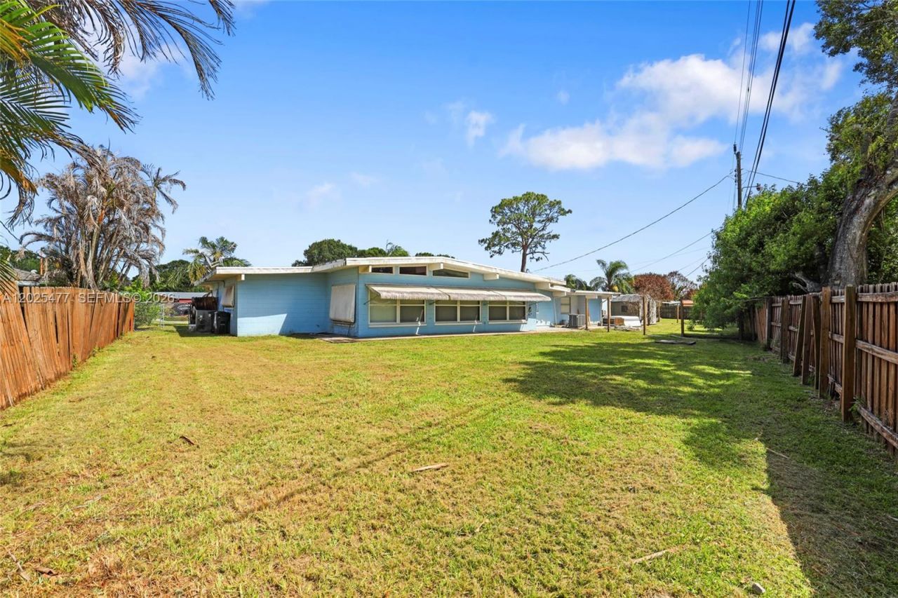 310 E Olive Ave , Port Saint Lucie, FL 34952 Photo