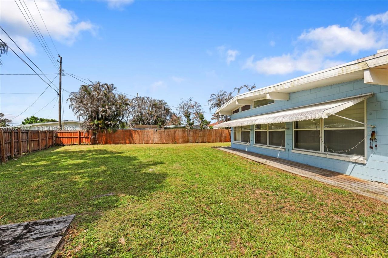 310 E Olive Ave , Port Saint Lucie, FL 34952 Photo