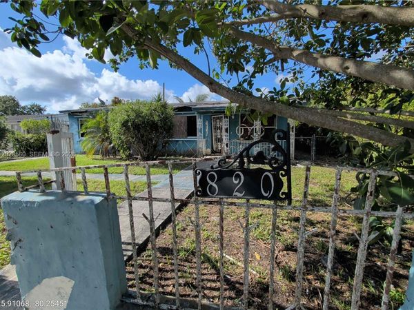 820 Curtiss Dr , Opa-Locka, FL 33054