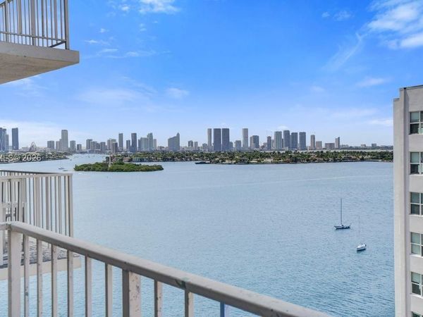 1228 West Ave , Unit 1404, Miami Beach, FL 33139