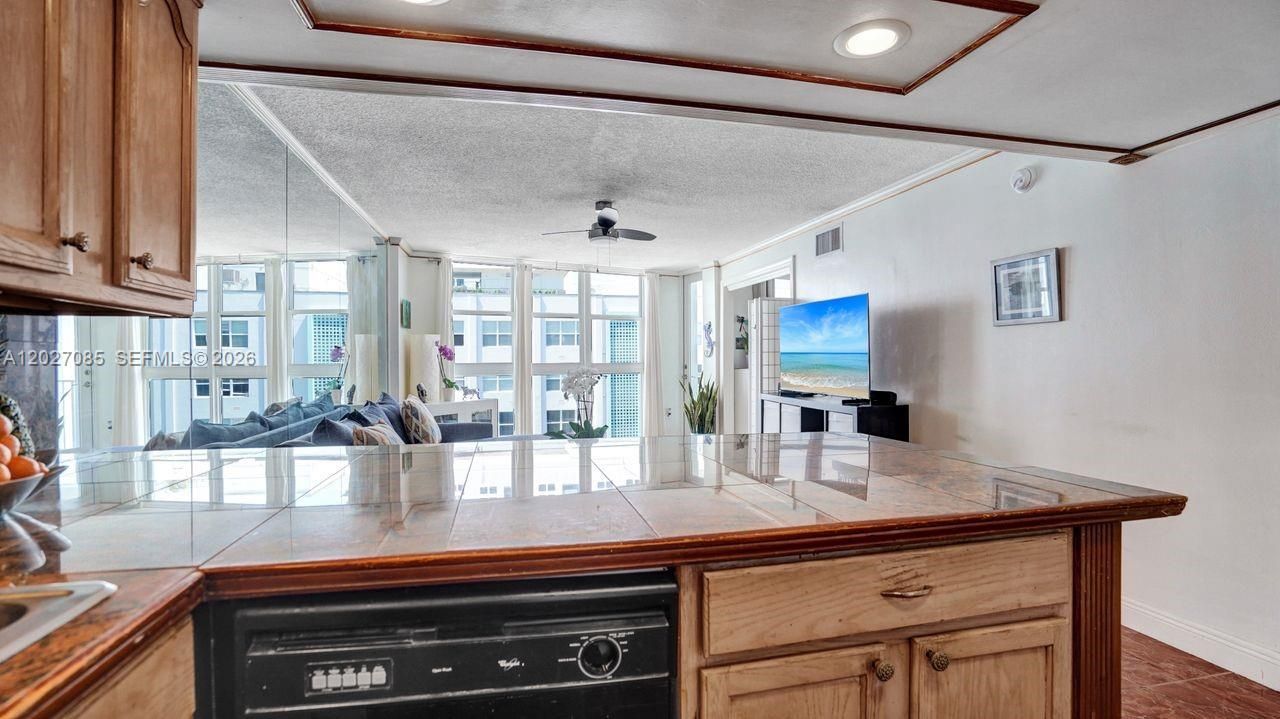 1228 West Ave , Unit 1404, Miami Beach, FL 33139 Photo