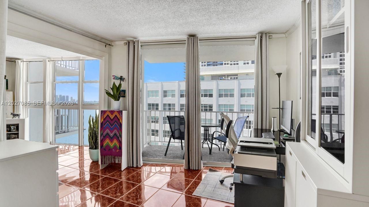 1228 West Ave , Unit 1404, Miami Beach, FL 33139 Photo