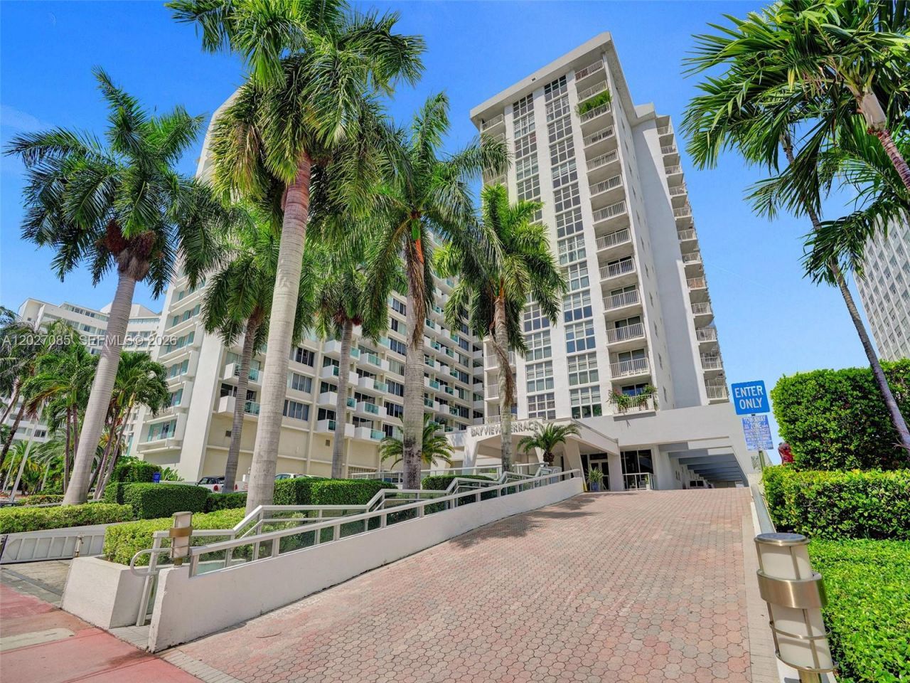 1228 West Ave , Unit 1404, Miami Beach, FL 33139 Photo