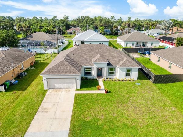 1534 SW Abingdon Ave , Port St. Lucie, FL 34953