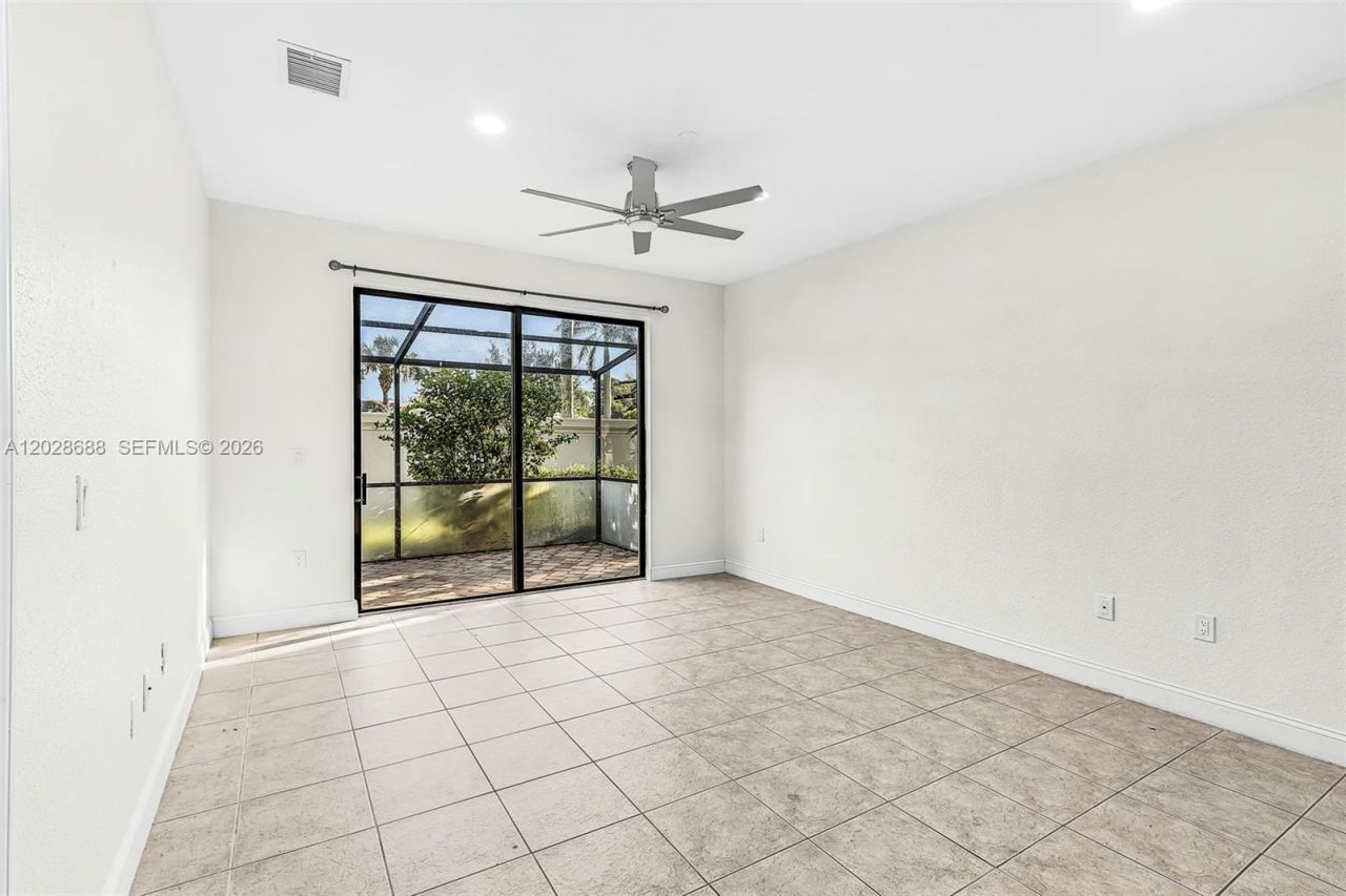 7542 Bristol Cir, Naples, FL 34120 Photo