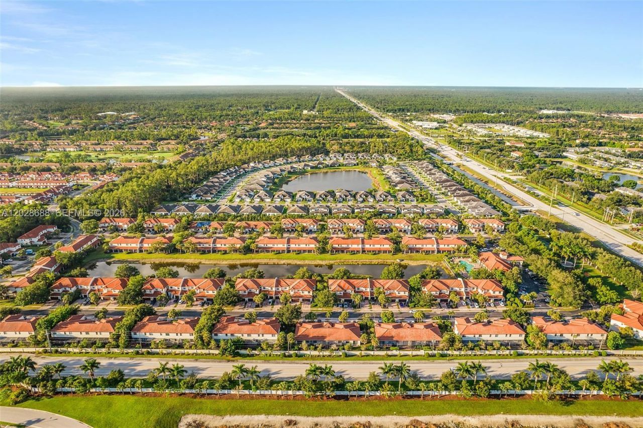 7542 Bristol Cir, Naples, FL 34120 Photo