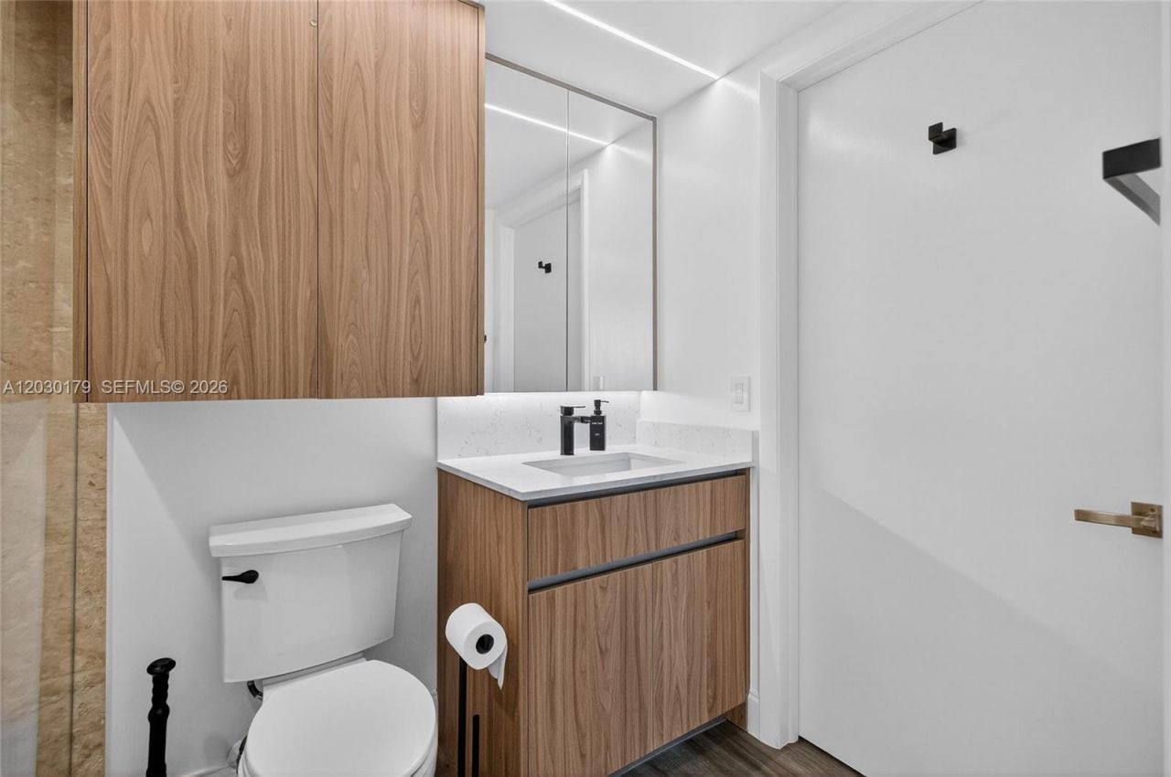 350 S Miami Ave , Unit 1705, Miami, FL 33130 Photo
