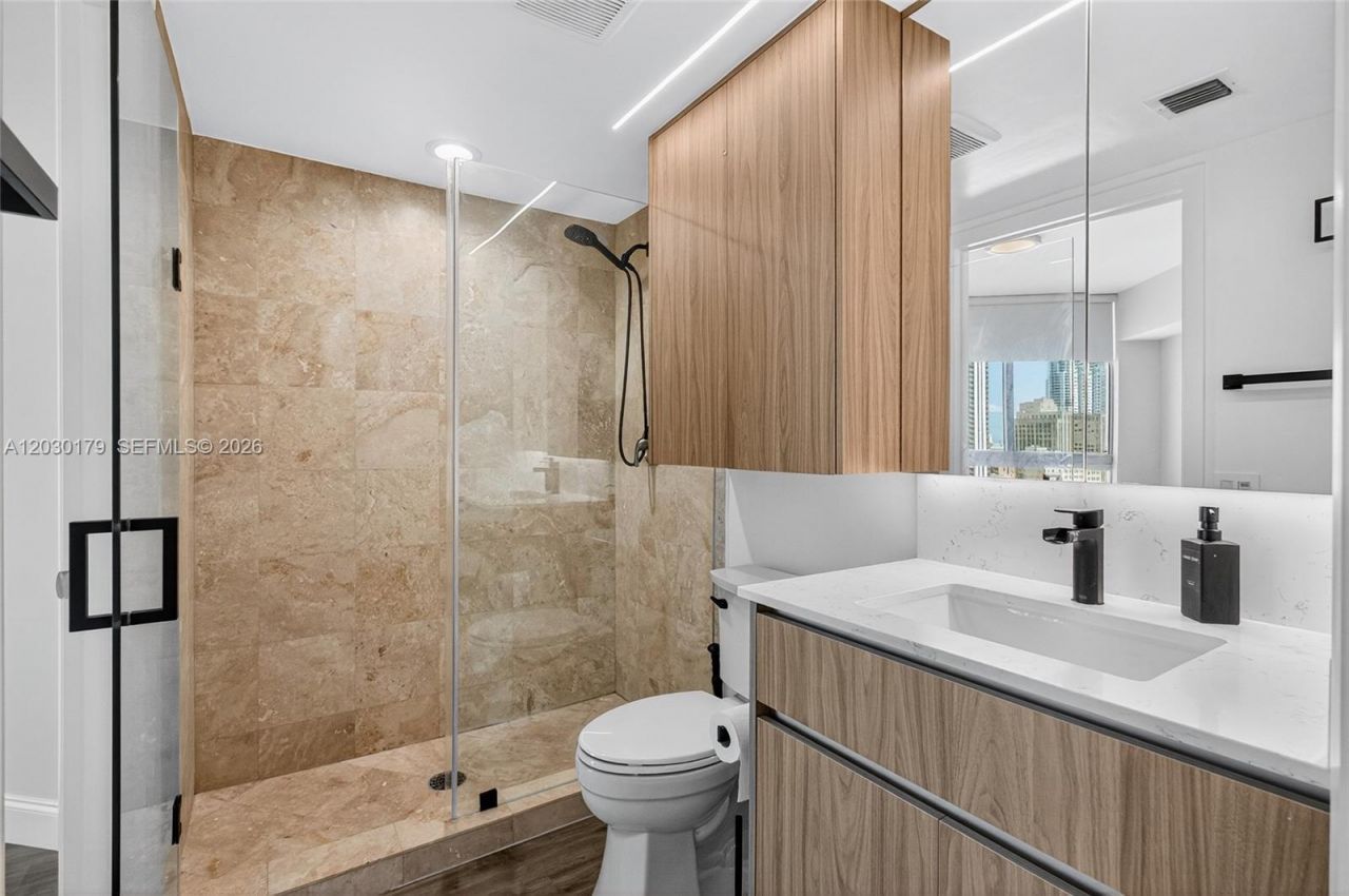350 S Miami Ave , Unit 1705, Miami, FL 33130 Photo